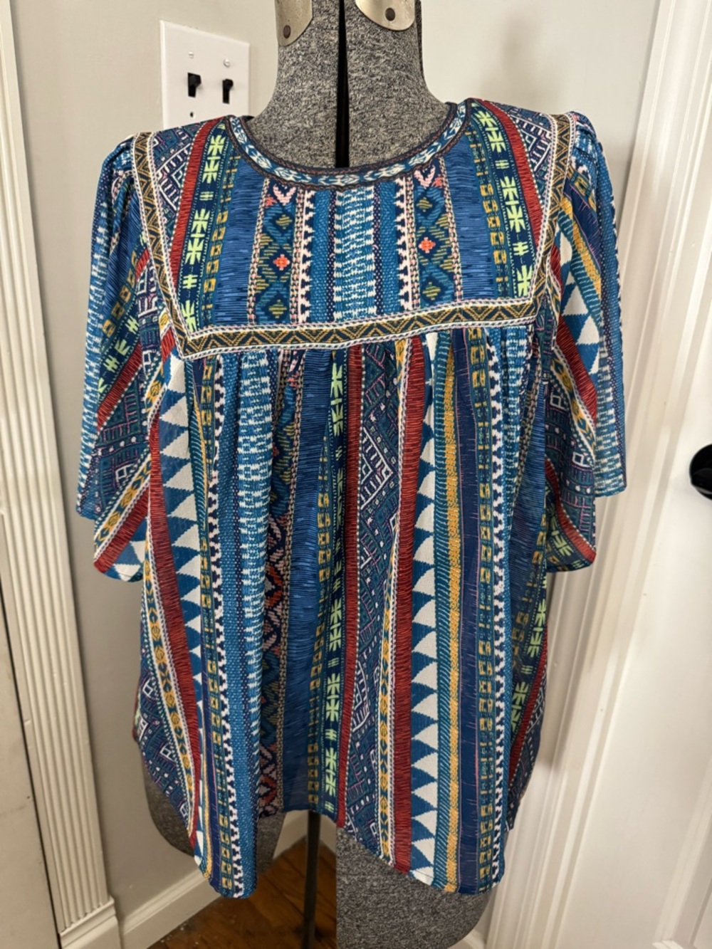 Women’s Flying Tomato Large Aztec Print Flutter Sleeve Sheer Blouse Large